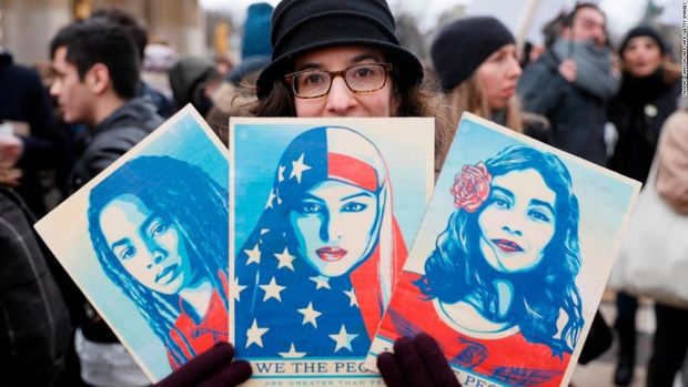 Kritik Politik Jadi Fokus Karya-karya Shepard Fairey