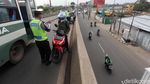 Duh, Hindari Razia Pemotor ini Nekat Lawan Arus