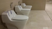 Sultan HB X mengatakan, bahwa lantai di toilet tersebut kurang miring. Karena kurang miring maka bisa menyebabkan terjadinya genangan.