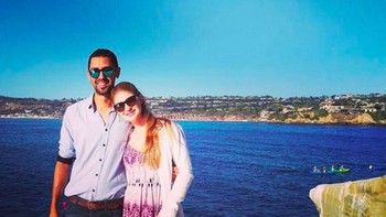 Jennifer pun dimabuk cinta dengan Nayel Nassar, pacarnya yang keturunan Mesir. Foto: Instagram