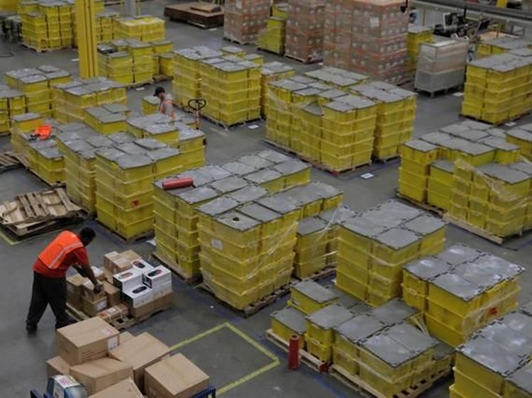 Pekerja Gudang Toko Online Ini Dibayar Ratusan Ribu Per Jam