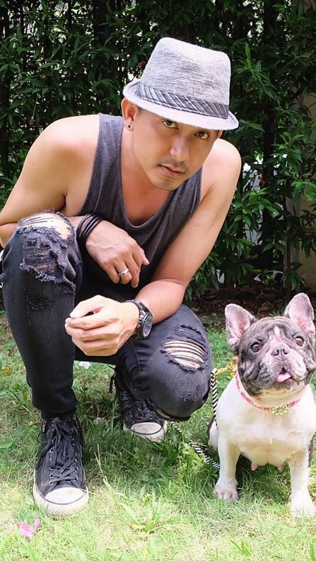 Ryan Delon dikenal sebagai seorang aktor pemeran sinetron dan FTV yang memiliki darah Batak. Ayahnya lah, Tommy James Situmeang, yang berasal dari tanah Sumatera. Foto: Instagram