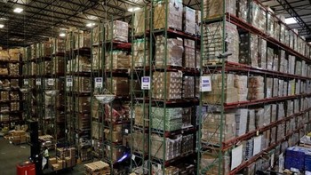 Padahal pekerjaan mereka termasuk berat. Foto: Reuters