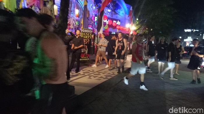 Gunung Agung Erupsi, Destinasi Wisata Di Bali Tetap Ramai