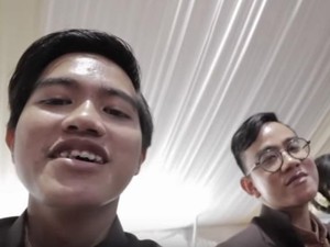 Pertama Kali! Kaesang Ngevlog Bareng Gibran di Pernikahan Kahiyang
