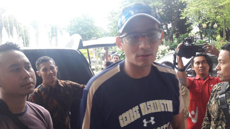 Mau Berenang di Danau Sunter, Sandiaga Diingatkan Ibunda soal Ular Mau Berenang di Danau Sunter, Sandiaga Diingatkan Ibunda soal Ular