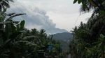 Foto Gunung Agung Terkini dengan Asap Letusan Setinggi 4 Km