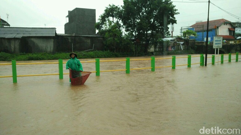 11 Jembatan di Gunungkidul Rusak Diterjang Banjir 11 Jembatan di Gunungkidul Rusak Diterjang Banjir