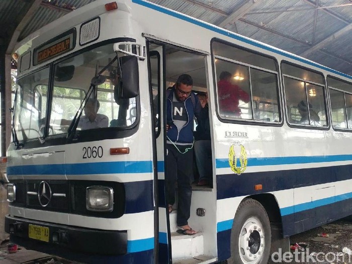 Bus Damri klasik dioperasikan kembali di Bandung