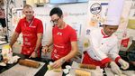 Lihat Mike Lewis Bikin Kue Yuk!