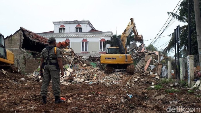 Tempati Lahan Kampus UIN Jakarta, 14 Rumah Dibongkar