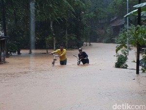 Akses ke Pacitan Terputus, Bantuan BPBD Jatim Terhenti di Ponorogo