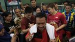 Kalahkan Menpora, Berujung Makan Nasi Kotak Bersama