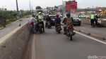 Duh, Hindari Razia Pemotor ini Nekat Lawan Arus