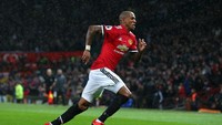 Lagi-lagi dari skuat Inggris, yaitu Ashley Young yang memiliki berat hanya 78 kilogram termasuk dalam kategori overweight. Dengan tinggi 175 sentimeter, ia memiliki indeks massa tubuh 25,47 kg/m2. Foto: Alex Livesey/Getty Images