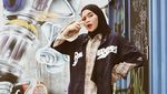 Kini Berhijab, Sivia Blink Tetap Stylish