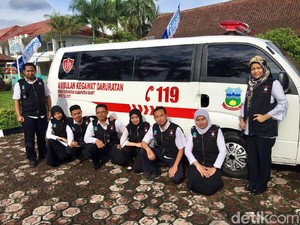 Pemkab Garut Luncurkan Sijeruk, Ambulans Gratis untuk Warga