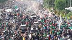 Foto: Trofi Persebaya Juara Diarak Ribuan Bonek