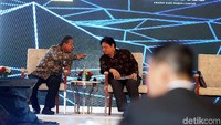 Tema dalam diskusi kali ini adalah Kebijakan Ekonomi Makro 2018 untuk Menjaga Pertumbuhan Berkualitas.