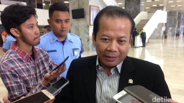 Luhut Ancam Bongkar Dosanya, Amien Rais Senyum-senyum