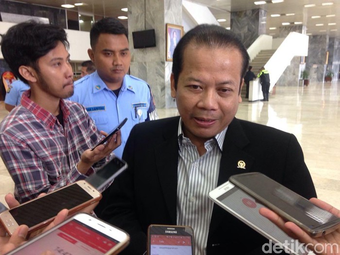 Jokowi Minta DPR Tak Buat Banyak UU, Pimpinan: Setuju Sekali!