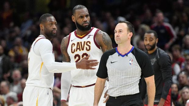 Cavs Menang, LeBron Pertama Kali Diusir di Tengah Game