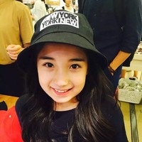 Aleyna Yilmaz mendapat julukan Ulzzang kids atau salah satu anak tercantik di Korea. Anak blasteran Korea-Turki ini kerap kali muncul di acara Real Kids Story Rainbow. Foto: Instagram