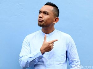 Fakhrul Razi Eksis Lagi Usai Rina Nose Buka Hijab