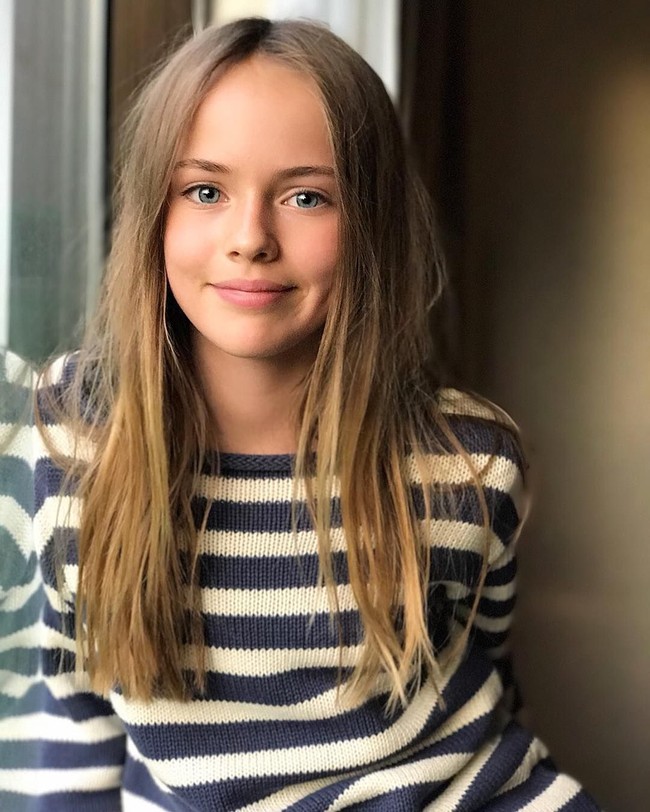 Kristina Pimenova dijuluki sebagai supermodel termuda. Bahkan gadis berusia 11 tahun ini juga dijuluki sebagai anak perempuan paling cantik di dunia. Foto: Instagram