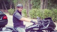 Hobi naik moge juga. Foto: Instagram @sunankalijagash