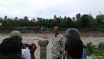 Foto: Sri Sultan HB X Cek Jembatan di Bantul yang Jebol karena Banjir
