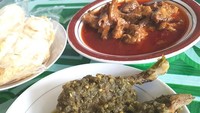 Gulai itik dengan limpahan sambal dari restoran Gulai Itiak Lado Mudo Ngarai jadi santapan Bondan Winarno pada 12 September. Rasanya bana-bana lamak. Foto: Instagram/maknyusbw