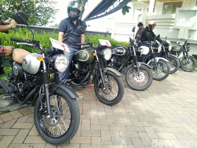 Menjajal Motor Sport Retro Kawasaki W175 Pertama Kali di Dunia Menjajal Motor Sport Retro Kawasaki W175 Pertama Kali di Dunia