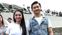 Sang suami, Angga Wijaya pun geram dengan tuduhan yang dilontarkan Meldi.