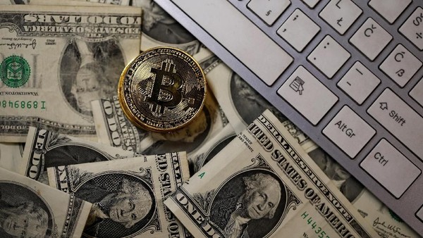 Bitcoin Meroket Tembus Rp 135 Juta