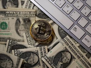 Di Bandara Ini, Kamu Bisa Belanja Pakai Bitcoin