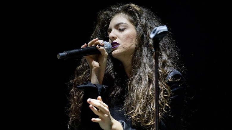 Lorde Bakal Tampil di We The Fest 2018! Lorde Bakal Tampil di We The Fest 2018!