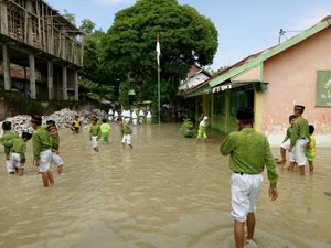 Hujan Deras, Sekolah di Lamongan Terendam Banjir