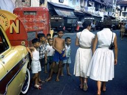 Mengejutkan! Foto Warna Singapura Kala Masih Negara Miskin