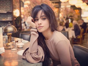 Camila Cabello Menangis Nonton Konser Taylor Swift