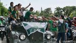 Foto: Trofi Persebaya Juara Diarak Ribuan Bonek