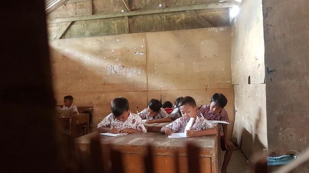 Tak Layak! SD Negeri di Banten Huni Bekas Kandang Kerbau