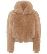 5 Jenis Jaket yang Sedang Banyak Dipakai Selebgram di Instagram