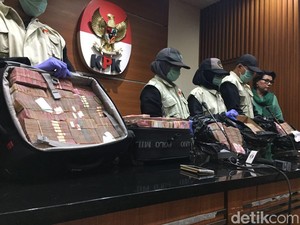 Duit Suap Pemprov Jambi agar Anggota DPRD Hadiri Pengesahan APBD