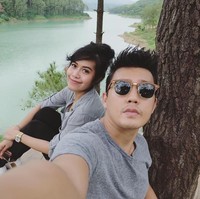 Dirly Idol resmi menikah setelah empat tahun berpacaran dengan seorang pramugari Nola Tyaz Handoyo setelah resmi bercerai dengan Celine Evangelista. Foto: Instagram