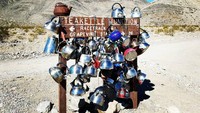 Belum diketahui pasti bagaimana tradisi ini bermula. Namun memang sudah cukup banyak traveler yang melakukannya (tinkbot/Instagram)