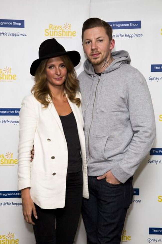 Pasangan ini memang telah bercerai. Namun sebelumnya, Green mengaku naksir dengan Millie ketika melihatnya di sampul majalah. Ia pun langsung meminta nomor telepon bintang reality show itu. Foto: Getty Images