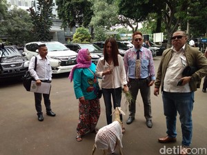 Razman Nasution Bawa Kambing ke Polda Metro, Mau Ngapain?