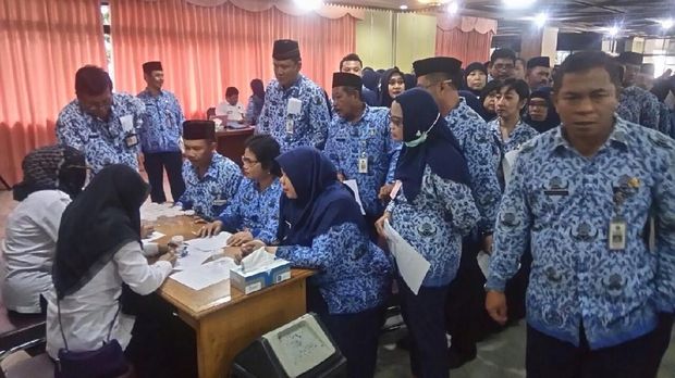 Ada ratusan ASN Pemkot Jaktim yang jalani tes urine