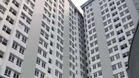 Kementerian PUPR selain merenovasi venue olahraga, juga membangun Wisma Atlet di Kemayoran dan Jakabaring Palembang. Untuk pembangunan Wisma Atlet Kemayoran, Blok C-2 saat ini telah mencapai 99,49 persen dan tengah dilakukan pekerjaan lift service. Sementara untuk Blok D-10 progresnya sebesar 99,79 persen dan tengah dilakukan pembersihan entrance bangunan. Sedangkan untuk Wisma Atlet di Jakabaring seluruh pekerjaannya telah rampung 100 persen.